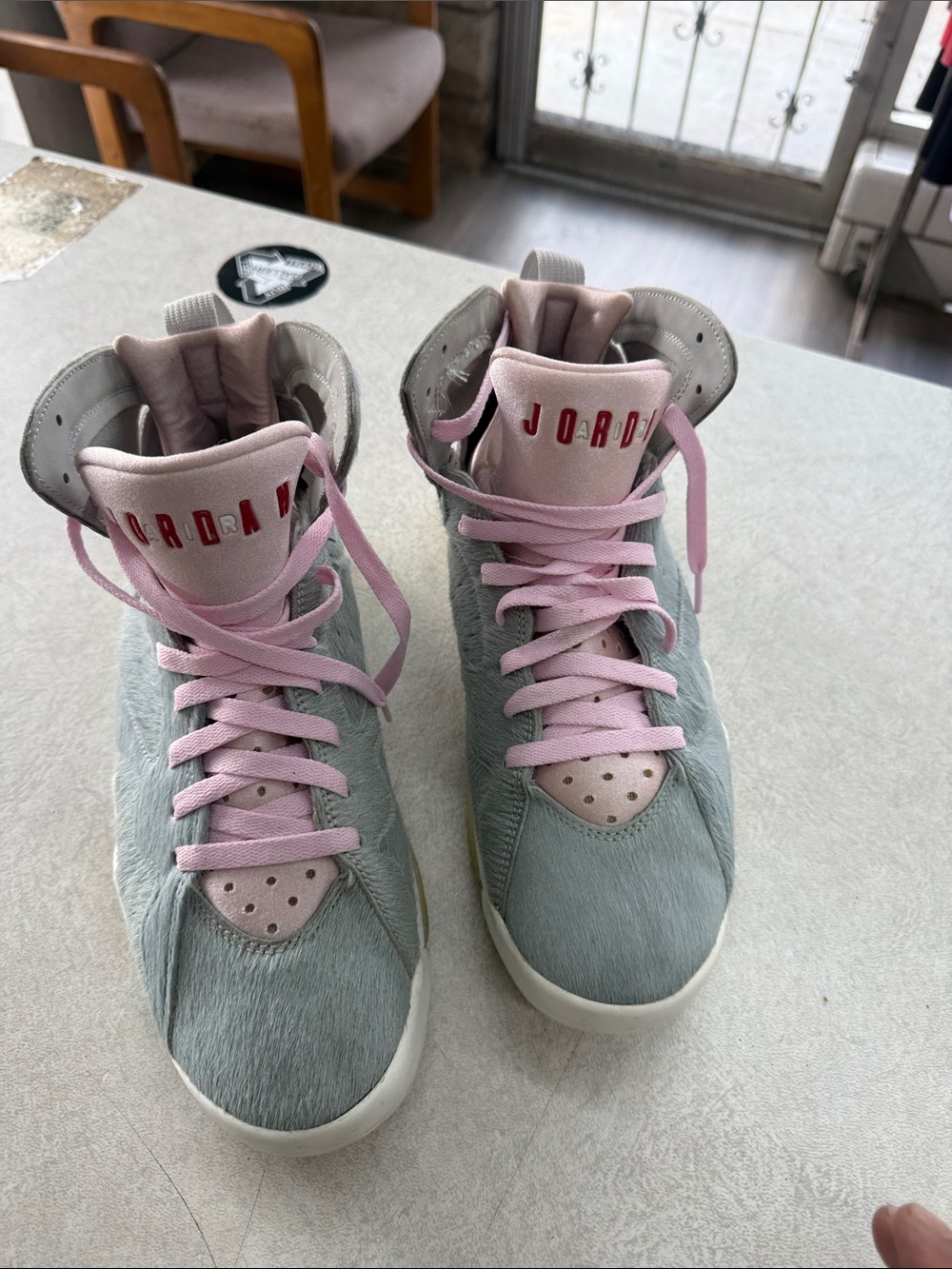 Jordan 7 hare Jordan High-Top Sneakers in Light Gray and Pink